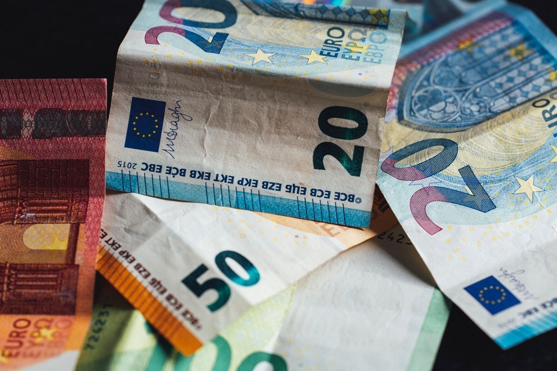 Euro dollars different amounts